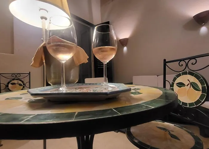 Il Cortile Di Dioniso * Syrakus